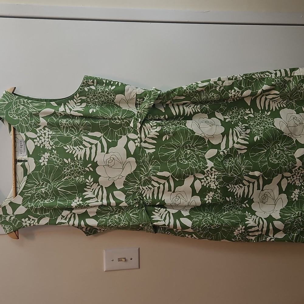 2/$25 Villager Floral Green And White Cotton Dress Size 16